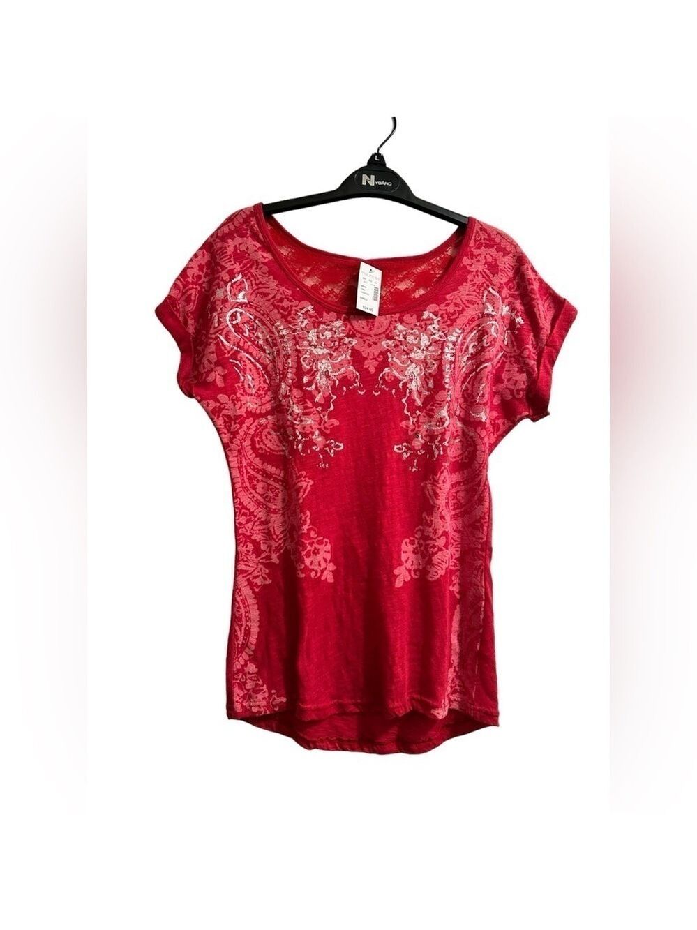Maurices Paisley Summer Blouse Lace Back Womens Small Red Silver Cap Sleeves NWT